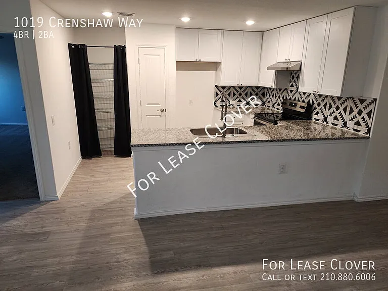1019 Crenshaw Way — Photo 1