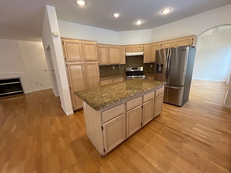 7959 Nookfield Dr — Photo 6