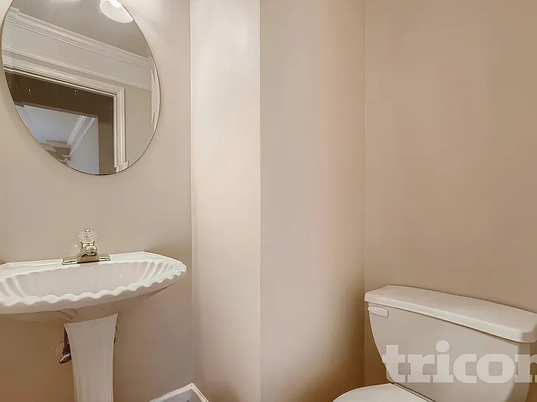 3125 Harold Way SW — Photo 3