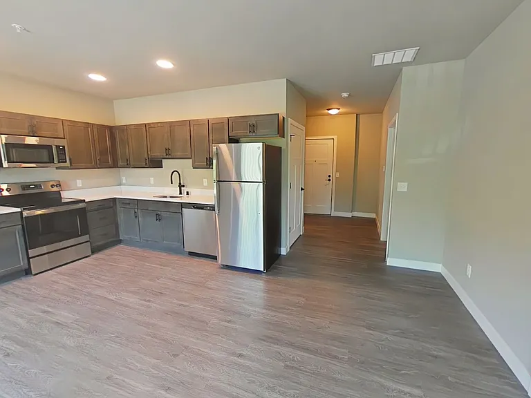 Beaverbrook Apartments — Photo 44