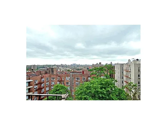 Sold by Re/Max In The City | media 7