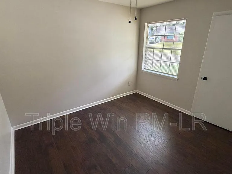8 Glendale Dr — Photo 12