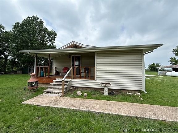 3rd image of 52 Blossom Dr