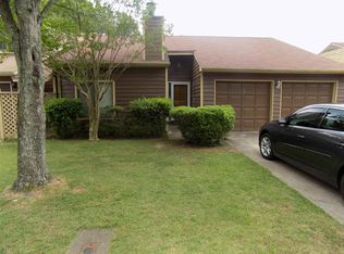 1519 Burnstone Dr, Stone Mountain, GA 30088