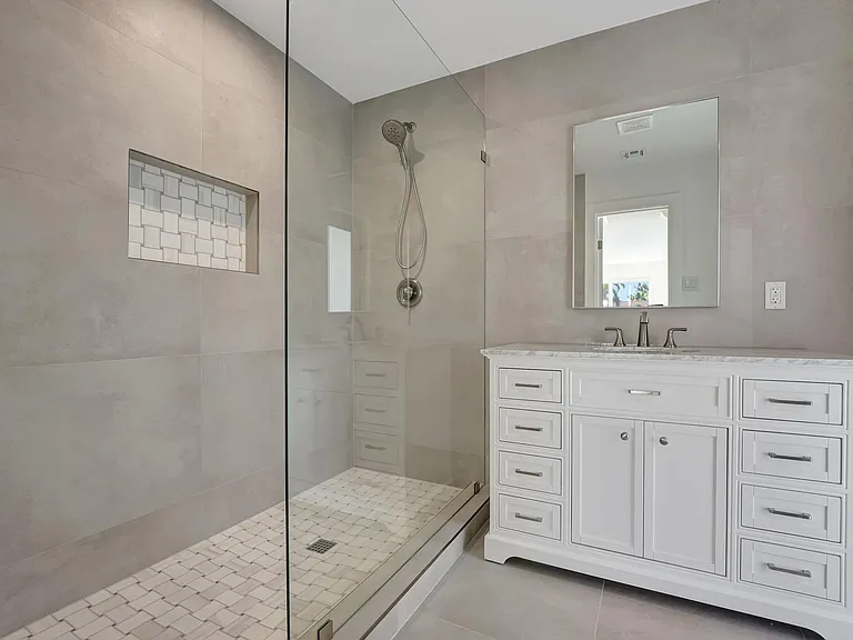 1478 NE 57th Ct — Photo 8
