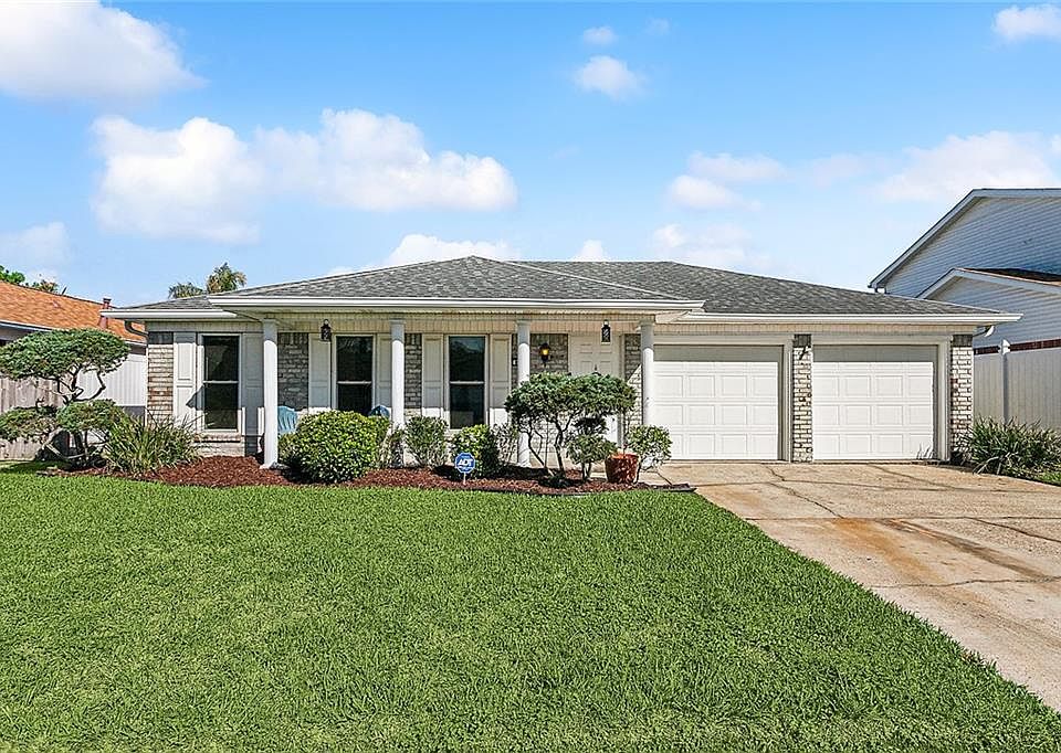 1st image of 813 Fairfax Dr
