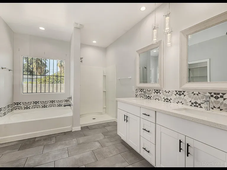 210 W Sunland Ave — Photo 7