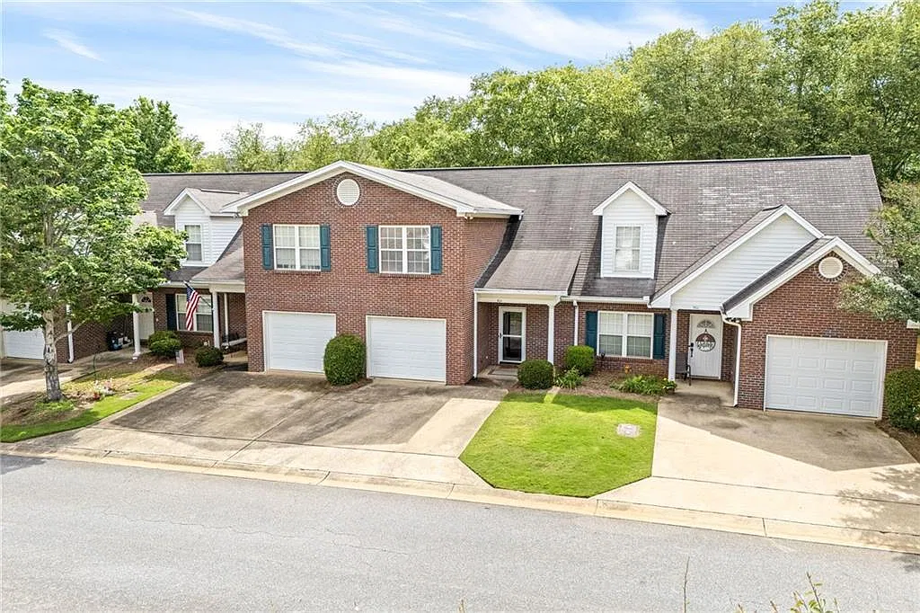 2428 E University Dr - 304 — Photo 1