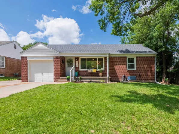 7326 E Morris St, Wichita, KS 67207