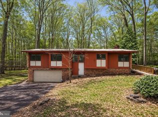 10209 Lloyd Rd, Potomac, MD 20854