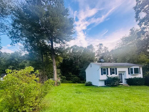 39 Beechwood Boulevard, Plainfield, CT 06374