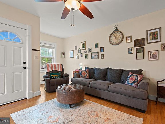 3rd image of 2907 Inglewood Ave