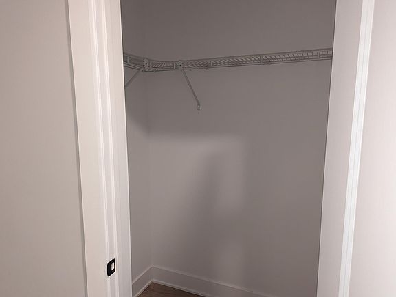 2nd image of 2032 W Montrose Ave #4409-2A