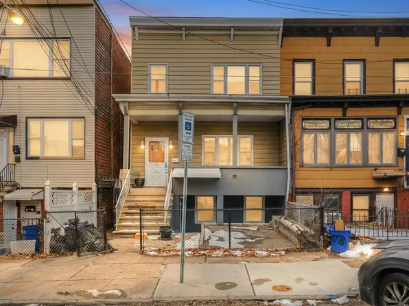 37 Pearsall Avenue image 1 of 27