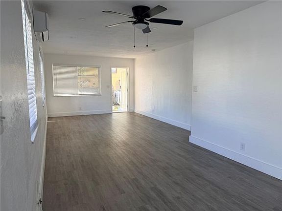 4th image of 1-1847 Madison St #1