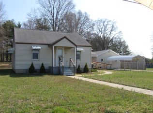 710 Summit Rd, Eden, NC 27288