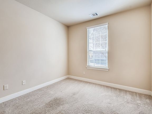 5th image of 2785 Troutt Dr