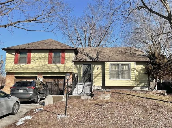 8240 W 97th St, Overland Park, KS 66212