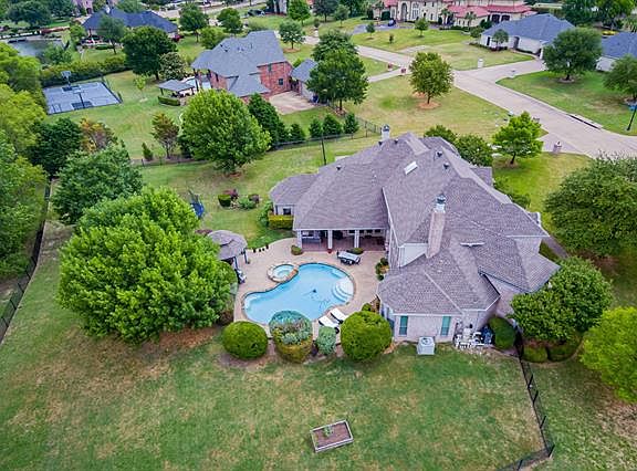 3rd image of 4205 Glen Meadows Dr