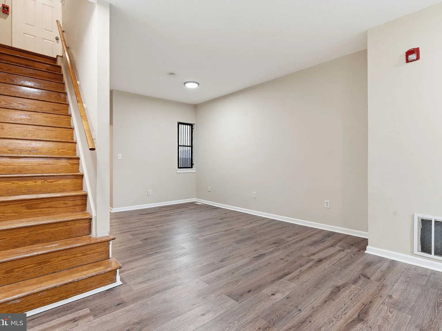 5 bed, 2.0 bath, 1608 sqft, $1,950 — Photo 4