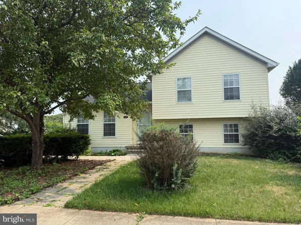 305 Crosswinds Dr, Charles Town, WV 25414