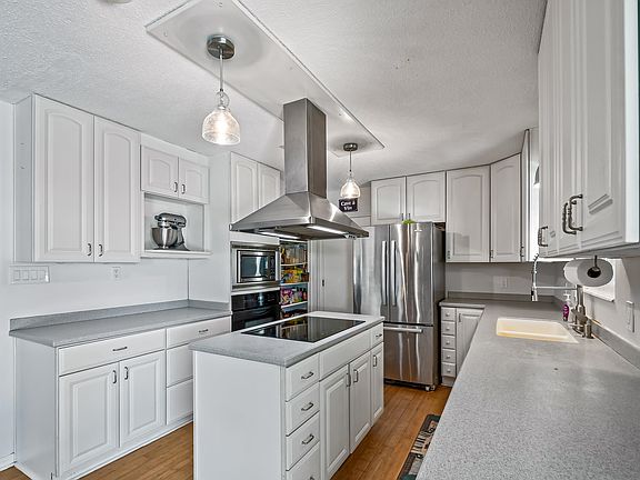 3rd image of 4028 Roscrea Dr