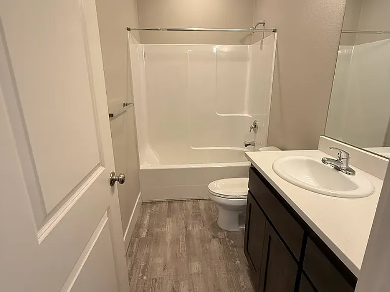 450 NE Pine St — Photo 12