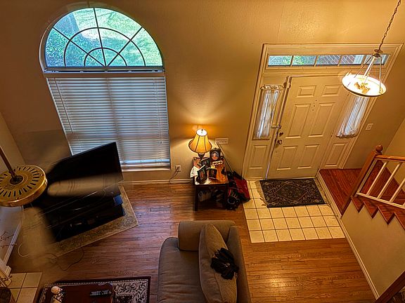 4th image of 4435 Mercer St