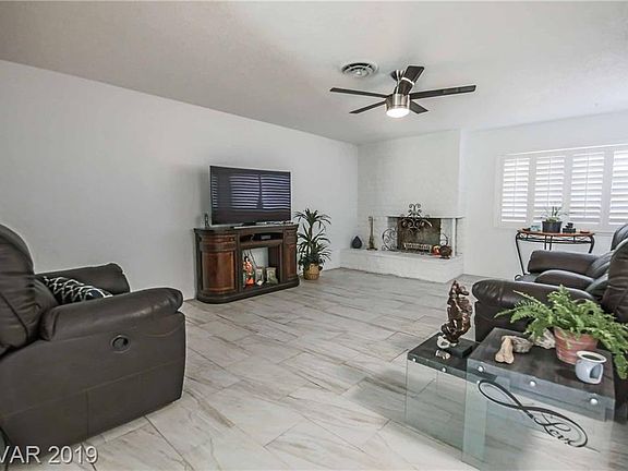 3rd image of 3104 Sleepy Hollow Way