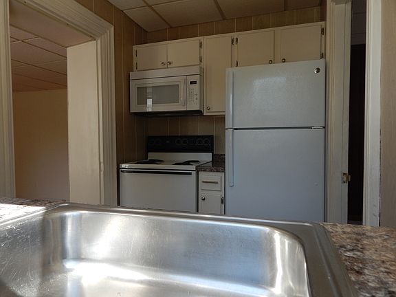 4th image of 115 Portland St APT 3