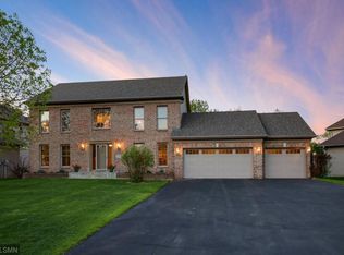 628 Carver Bluffs Pkwy, Carver, MN 55315