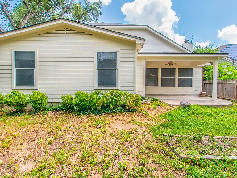 2811 Hannah Kay Ln — Photo 16