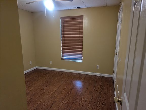5th image of 110 S Hill St #1