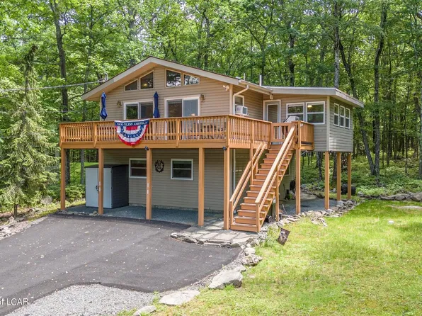 125 Lone Pine Bay Rd, Hawley, PA 18428