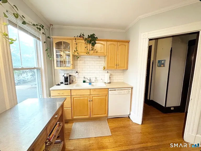 73 Lawrence St #2 — Photo 5