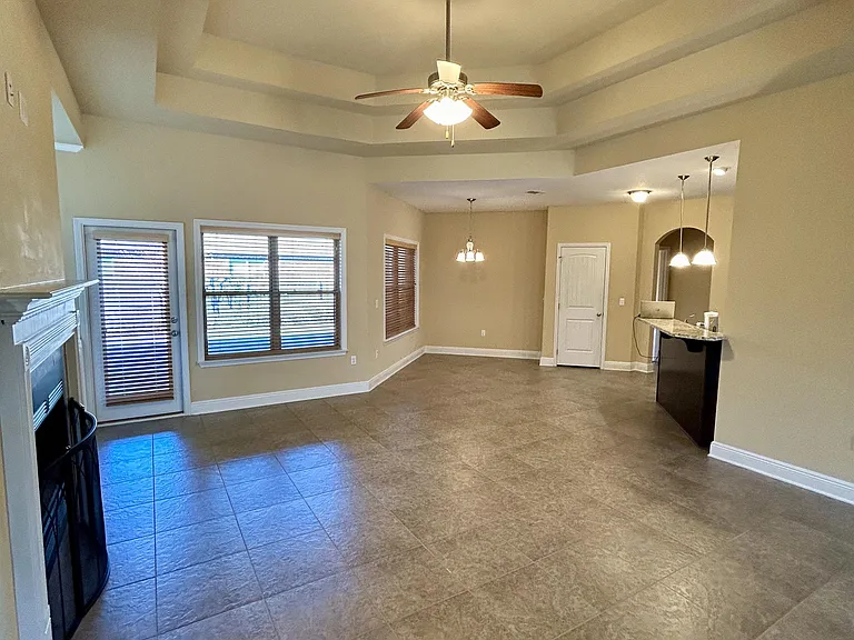 80 S Knightsbridge Ct — Photo 11