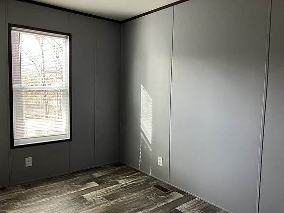 4th image of 203 Big Pine Dr
