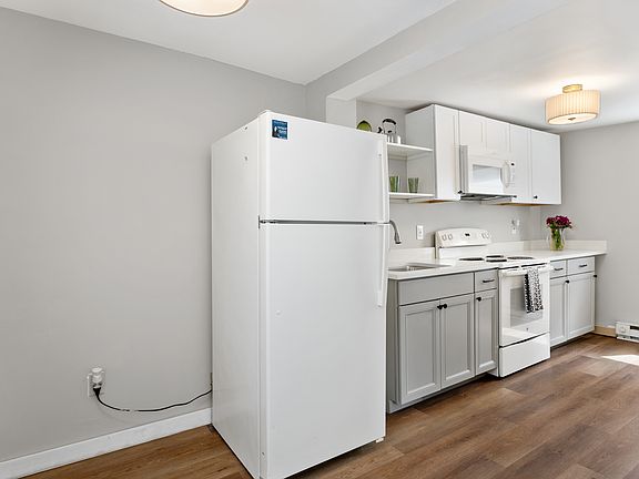 5th image of 56 Van Buren St #3