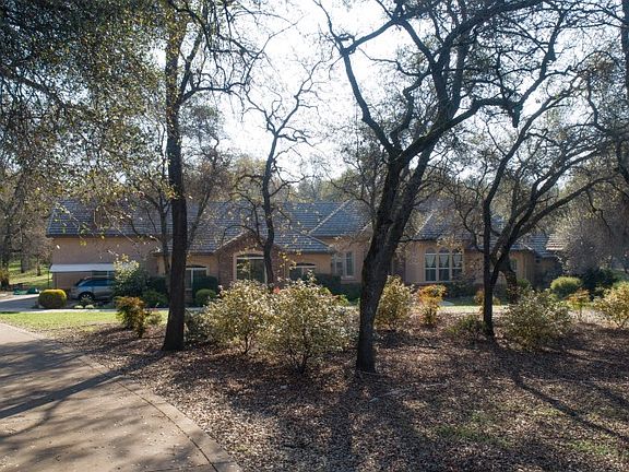 2nd image of 4411 Blackberry Ln