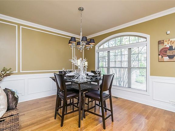 4th image of 4866 Carre Way
