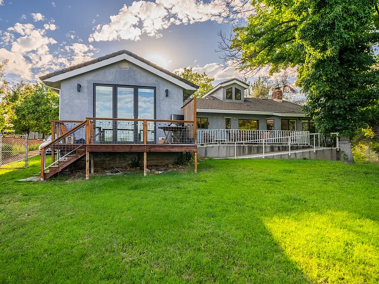 2820 Panorama Dr — Photo 34