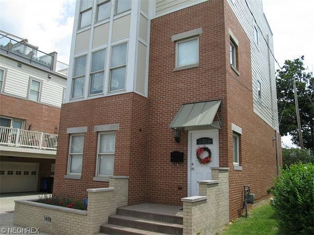 1st image of 1409 W 110th St
