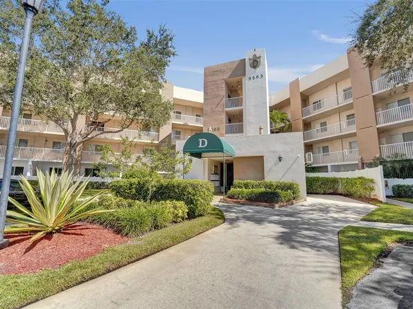 9563 Weldon Circle #D212, Tamarac, FL 33321
