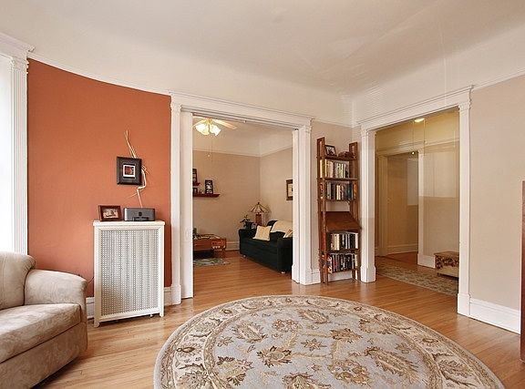 4th image of 5555 S Blackstone Ave #1