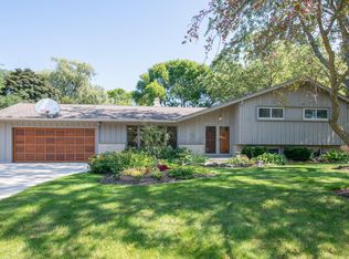 8908 N Malibu Dr, Bayside, WI 53217