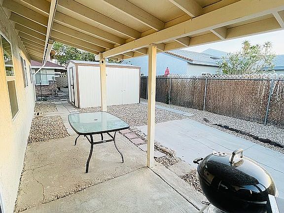3rd image of 2501 Country Club Dr
