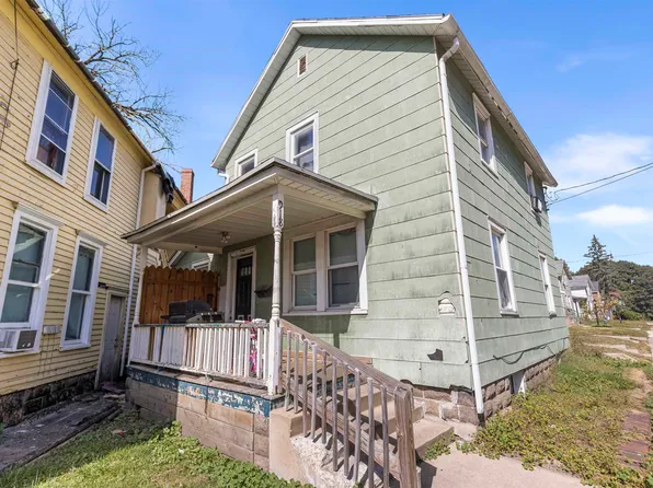 918 S State Ave, Freeport, IL 61032