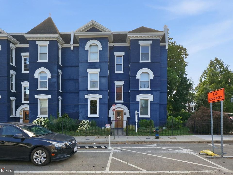 1st image of 1038 6th St NE #101