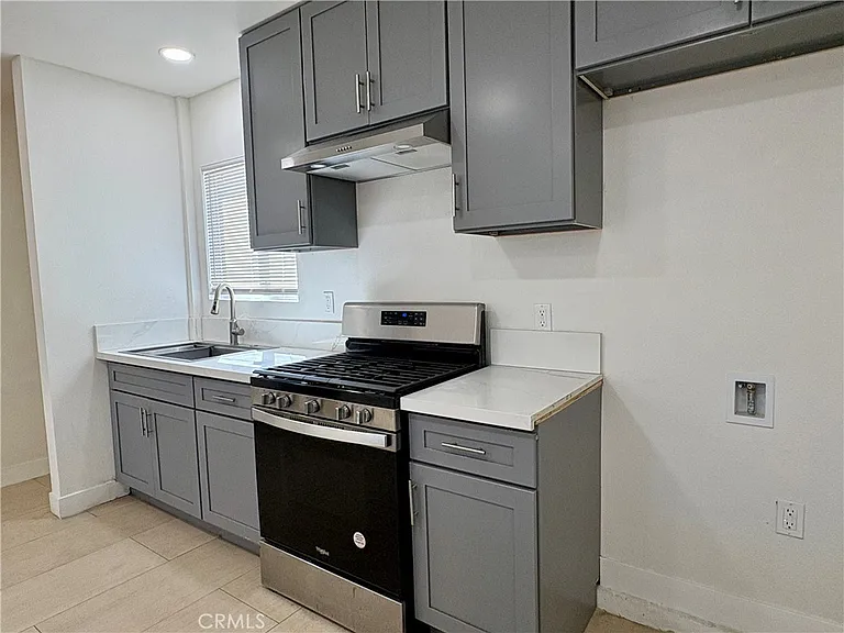 296 N Allen St — Photo 10