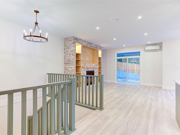 5th image of 549 Mountain View Dr